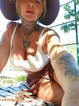 MommyBlairVIP nude on webcam for live sex chat