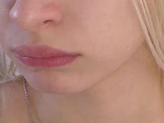 Naomi-Demio nude on Live Cam Sex Chat