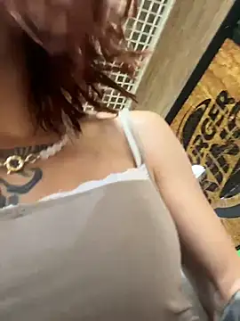 RosieDesire nude on webcam for live sex chat