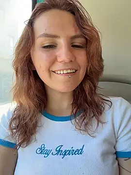 -stray-cat- nude on webcam for live sex chat